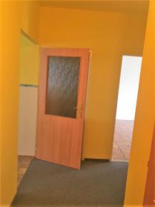 Pronjem 2+1 s balkonem, 65 m2, Vtrn, esk Budjovice.