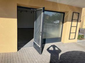 Prodej obchodnho prostoru v novostavb, 59,2 m2, esk Budjovice